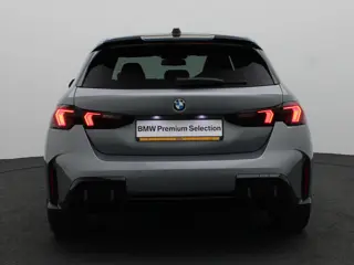 Foto 17 van BMW 1 Serie 120 M Sport Design Edition |  M Sportpakket Pro | Premium Pack | Driving Assistant Plus