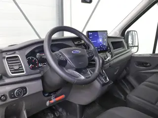 Foto 13 van Ford Transit 130pk L2H2 Automaat Trekhaak Airco 360°Camera DAB+