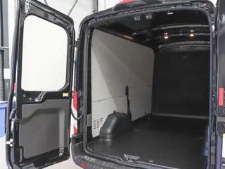 Foto 11 van Ford Transit 130pk L2H2 Automaat Trekhaak Airco 360°Camera DAB+
