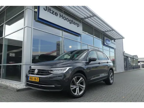 Volkswagen Tiguan 1.5 TSI Life ELEKT. TREKHAAK, WINTER PACK, ADAPT. CRUISE, CLIMA, NAVI, CAMERA, PDC