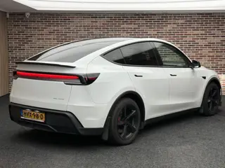Foto 20 van Tesla Model Y Premium Long Range AWD 75 kWh Facelift | Uniek