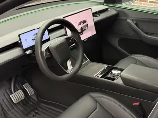 Foto 19 van Tesla Model Y Premium Long Range AWD 75 kWh Facelift | Uniek