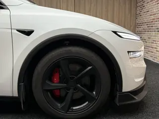 Foto 14 van Tesla Model Y Premium Long Range AWD 75 kWh Facelift | Uniek