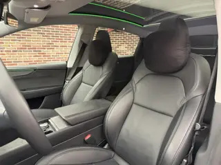 Foto 11 van Tesla Model Y Premium Long Range AWD 75 kWh Facelift | Uniek