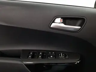 Foto 18 van Kia Picanto 1.0 DPi Automaat DynamicLine Navigatie Airco Camera DAB Lichtmetalen velgen Bluetooth