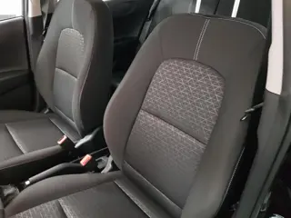 Foto 14 van Kia Picanto 1.0 DPi Automaat DynamicLine Navigatie Airco Camera DAB Lichtmetalen velgen Bluetooth