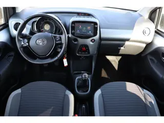 Foto 20 van Toyota Aygo 1.0 VVT-i x-cite Climate Controle, Apple Carplay Android Auto, LM velgen