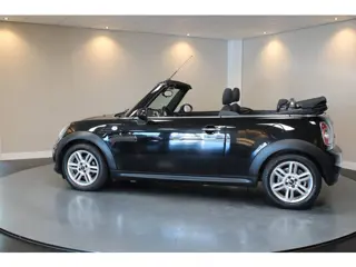 Foto 13 van Mini Cabrio 1.6 Cooper Chili *Sfeerverlichting* Stoelverw.|Climate|Cruise|PDC|Half-Leder|6-Bak|Autom