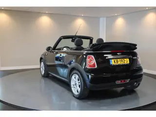 Foto 20 van Mini Cabrio 1.6 Cooper Chili *Sfeerverlichting* Stoelverw.|Climate|Cruise|PDC|Half-Leder|6-Bak|Autom