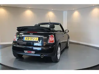 Foto 11 van Mini Cabrio 1.6 Cooper Chili *Sfeerverlichting* Stoelverw.|Climate|Cruise|PDC|Half-Leder|6-Bak|Autom