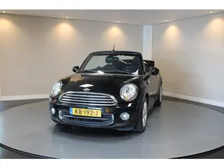 Foto 16 van Mini Cabrio 1.6 Cooper Chili *Sfeerverlichting* Stoelverw.|Climate|Cruise|PDC|Half-Leder|6-Bak|Autom