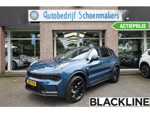 Lynk & Co 01 1.5 MY23! BLACKLINE! ZWARTE-HEMEL ROLHOES 360-CAMERA PANO/SCHUIF INFINITY DAB NAVI CARP