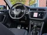 Foto 23 van Volkswagen Tiguan 1.5 TSI Comfortline Business | Carplay Navi | Trekhaak | Airco | Cruise | Velgen
