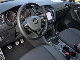 Foto 17 van Volkswagen Tiguan 1.5 TSI Comfortline Business | Carplay Navi | Trekhaak | Airco | Cruise | Velgen