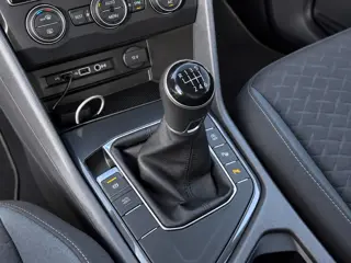 Foto 18 van Volkswagen Tiguan 1.5 TSI Comfortline Business | Carplay Navi | Trekhaak | Airco | Cruise | Velgen