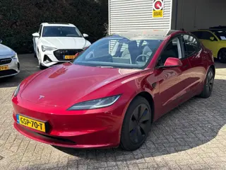 Foto 11 van Tesla Model 3 RWD 60 kWh let op rechter achter schade.