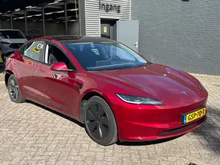 Foto 20 van Tesla Model 3 RWD 60 kWh let op rechter achter schade.