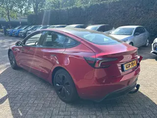 Foto 19 van Tesla Model 3 RWD 60 kWh let op rechter achter schade.