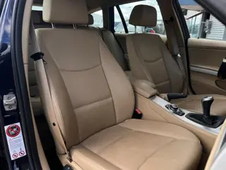 Foto 14 van BMW 3-serie Touring 320i Business Line AIRCO|LEER|NAVI