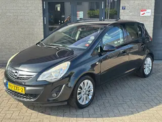 Foto 13 van Opel Corsa 1.4 Turbo Cosmo / Stuurverwarming / Navi / NAP / Stoelverwarming / Airco