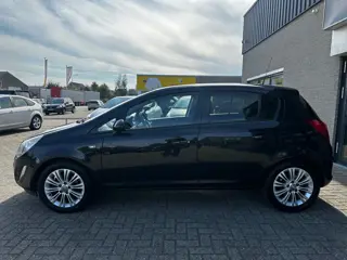 Foto 15 van Opel Corsa 1.4 Turbo Cosmo / Stuurverwarming / Navi / NAP / Stoelverwarming / Airco