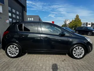 Foto 16 van Opel Corsa 1.4 Turbo Cosmo / Stuurverwarming / Navi / NAP / Stoelverwarming / Airco
