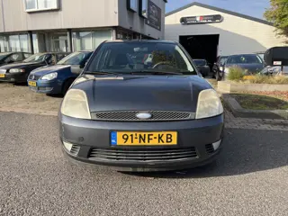 Foto 19 van Ford Fiesta 1.4-16V Trend 5 Deurs,Airco. Nieuwe Apk: 18-09-2027 Nette en goed rijdende Fiesta.