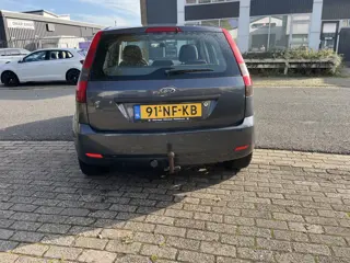 Foto 18 van Ford Fiesta 1.4-16V Trend 5 Deurs,Airco. Nieuwe Apk: 18-09-2027 Nette en goed rijdende Fiesta.
