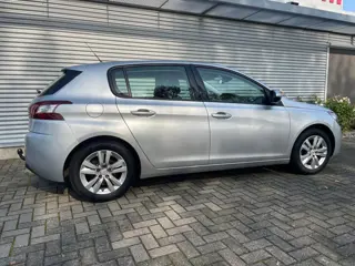 Foto 18 van Peugeot 308 1.2 PureTech Blue Lease Premium