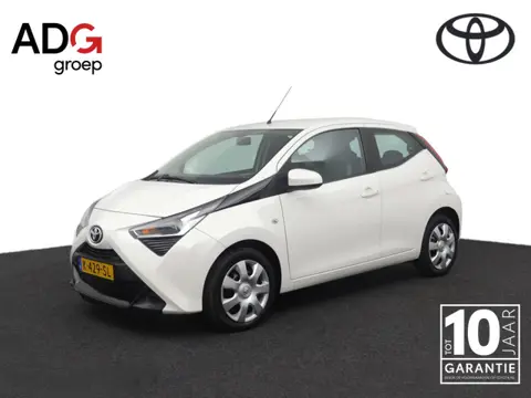Toyota Aygo 1.0 VVT-i x-play | Groot scherm multimedia | Airco | Parkeercamera |