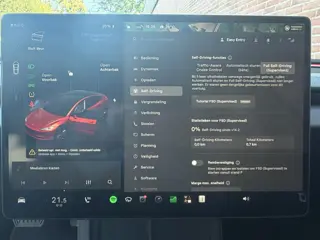 Foto 16 van Tesla Model 3 RWD 60 kWh let op rechter achter schade.