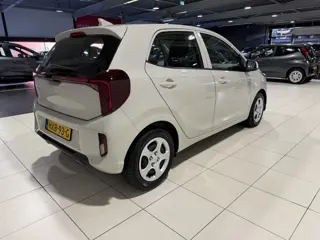 Foto 16 van Kia Picanto 1.0 DPI DynamicLine 5p. Apple Carplay/Android Auto, Navigatie, Camera.