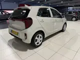 Foto 26 van Kia Picanto 1.0 DPI DynamicLine 5p. Apple Carplay/Android Auto, Navigatie, Camera.