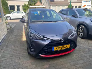 Foto 11 van Toyota Yaris 1.5 VVT-i Design 5 -deurs Super lage KM stand, PRACHTIGE AUTO !! LIMITED EDITION, 1 JAA