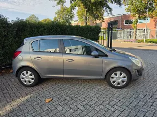 Foto 12 van Opel Corsa 1.4-16V Anniversary Edition 1e eigenaar