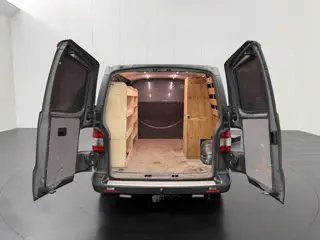 Foto 18 van Volkswagen Transporter 2.0TDI Edition | Multimedia | Trekhaak | Airco | 3-Zits | Achterdeuren