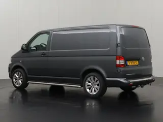 Foto 16 van Volkswagen Transporter 2.0TDI Edition | Multimedia | Trekhaak | Airco | 3-Zits | Achterdeuren