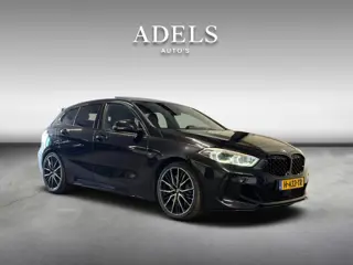 Foto 19 van BMW 1-serie M135i xDrive High Executive Panodak Leder HUD Harman Kardon Camera Carplay Dealer Onderh