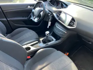Foto 18 van Peugeot 308 SW 1.2 PureTech Active / PROBLEM ENGINE / MOTOR NO GOOD / EXPORT PRICE
