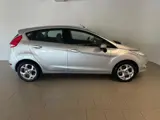 Foto 26 van Ford Fiesta 1.6 Titanium AIRCO ELEK RAMEN CENT VERG VELGEN TREKHAAK NWE APK INRUIL MOG ZEER NETTE AU
