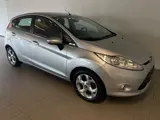 Foto 25 van Ford Fiesta 1.6 Titanium AIRCO ELEK RAMEN CENT VERG VELGEN TREKHAAK NWE APK INRUIL MOG ZEER NETTE AU