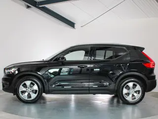 Foto 12 van Volvo XC40 2.0 B4 Momentum Business Camera, Stoel/Stuurverwarming, Trekhaak, Cruise Control