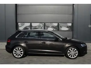 Foto 16 van Audi A3 Sportback 1.6 TDI Ambition Pro Line plus Clima - Cruise - Navi