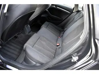 Foto 14 van Audi A3 Sportback 1.6 TDI Ambition Pro Line plus Clima - Cruise - Navi