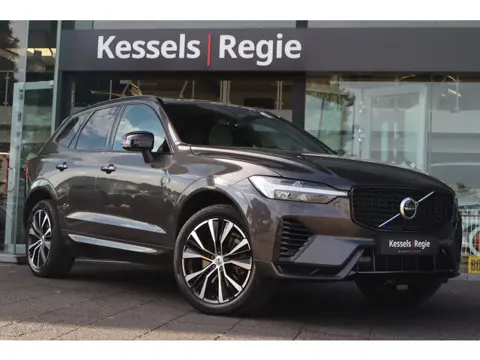 Volvo XC60 2.0 T8 Plug-in hybrid AWD Ultimate Dark | Pano | BLIS | Pilot assist | Camera | HuD | B&W
