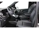 Foto 29 van Mercedes-Benz V-Klasse 300d / AMG / 4-Matic / 7-Persoons / Luchtvering / Pano / Elec Stoelen / Burme