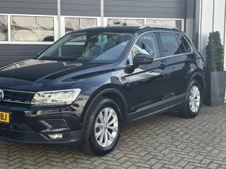 Foto 14 van Volkswagen Tiguan ACT Highline | Alcantara | Keyless Entry/Start | Adaptive Cruise | Elec. Achterkle
