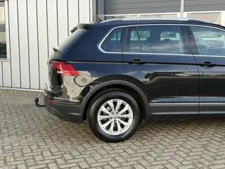 Foto 18 van Volkswagen Tiguan ACT Highline | Alcantara | Keyless Entry/Start | Adaptive Cruise | Elec. Achterkle