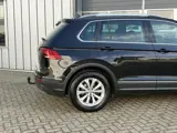 Foto 28 van Volkswagen Tiguan ACT Highline | Alcantara | Keyless Entry/Start | Adaptive Cruise | Elec. Achterkle
