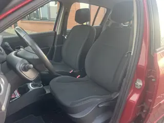 Foto 13 van Renault Clio 1.2 TCe Collection Cruise Clima Lage Km Nap